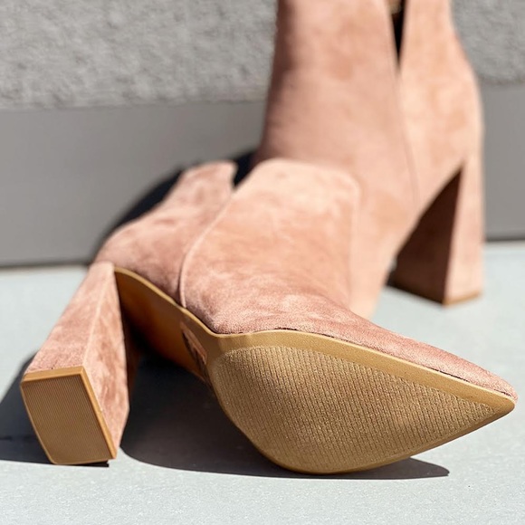 NEW Pointy Toe Geometric Triangle Block Heel
Cutout Side Suede Ankle Bootie Boot - Picture 10 of 13